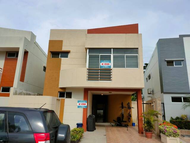 #1343 - Casa para Venta en Guayaquil - G