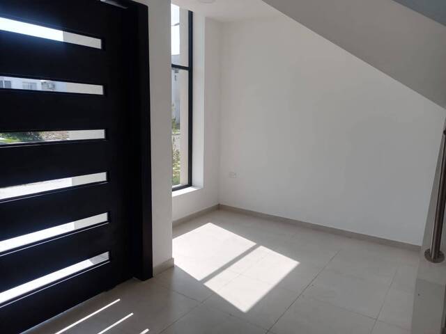 #2060 - Casa para Venta en Guayaquil - G