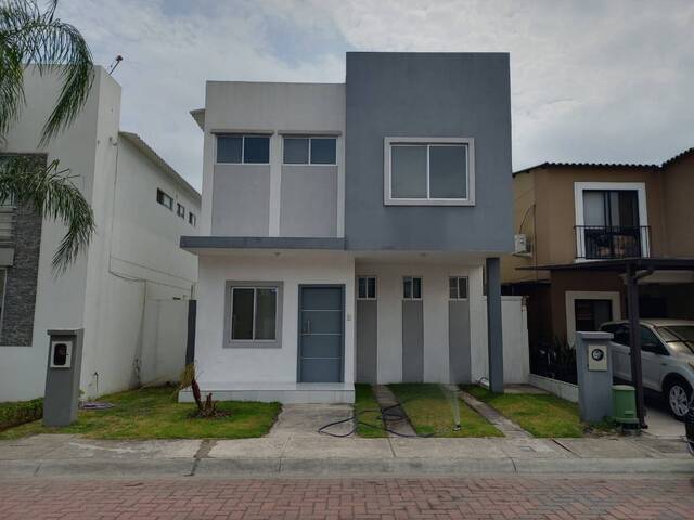 Venta en Urbanización LA JOYA - Guayaquil