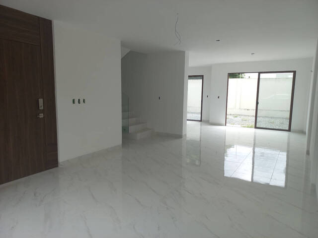 #2355 - Casa para Venta en Guayaquil - G