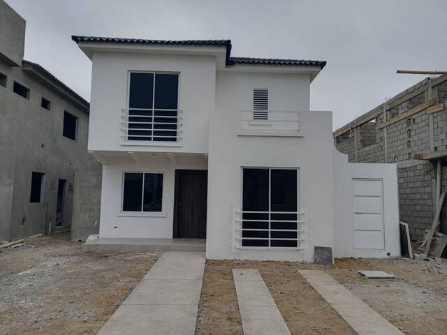 Venta en Urbanización Portón del Río de Vicrieel - Guayaquil