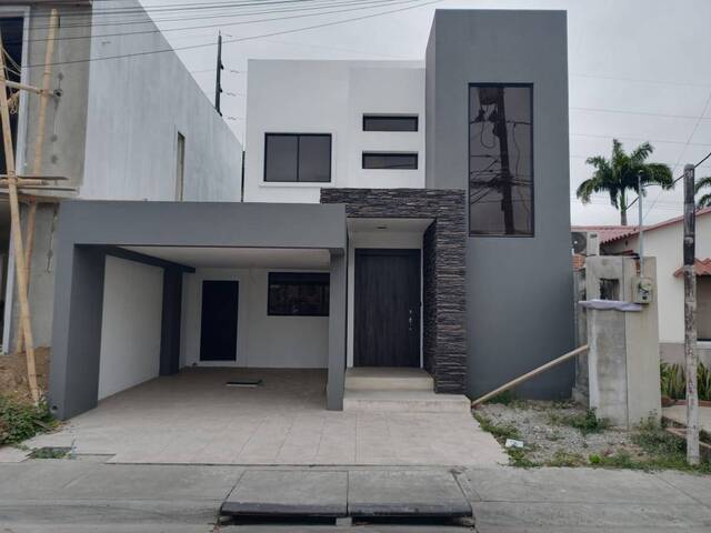 Venta en Urbanización Villa Club - Guayaquil