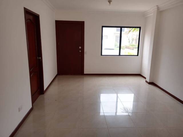 #2408 - Casa para Venta en Guayaquil - G - 3