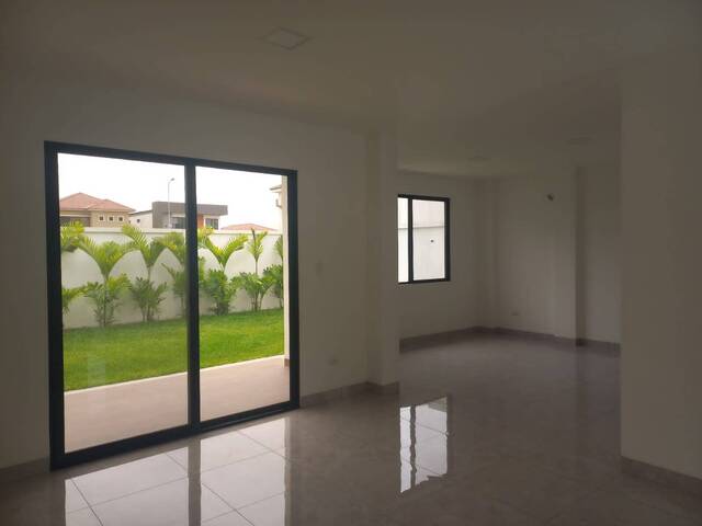 #2434 - Casa para Venta en Guayaquil - G - 3